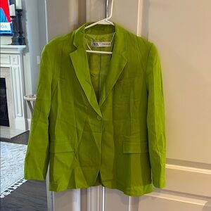Zara Green Blazer with Textured Fabric and Tailored Fit